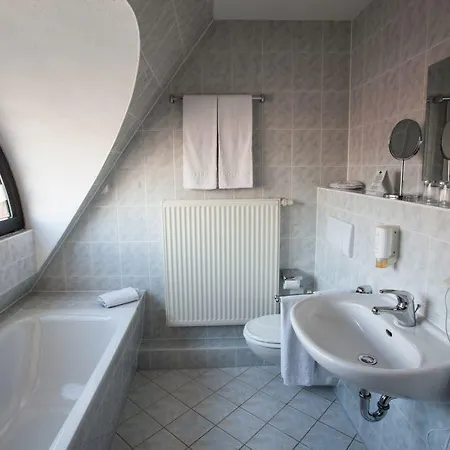 & Restaurant Klosterhof 3* دريسدن