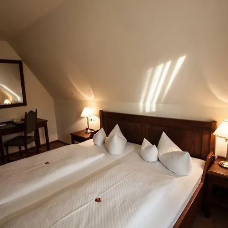 & Restaurant Klosterhof מלון 3*